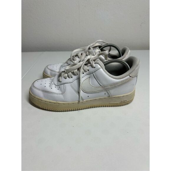 Nike Air Force 1 Low Triple White Leather Shoes Women’s Size 8 DD8959-100 - Picture 3 of 11